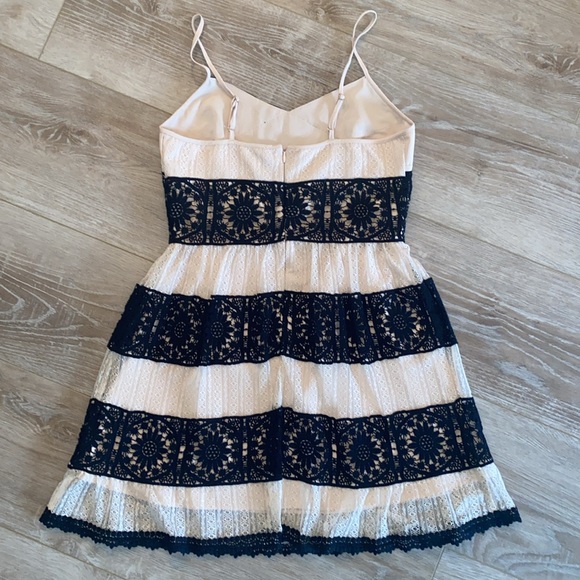 NWT Foxiedox Black Nude Lace Crochet Mini Small - Picture 4 of 7